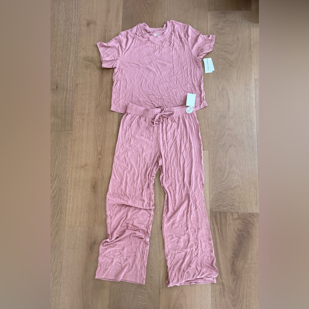 Women’s Pink Two-Piece Pajama Set - Soft Lounge Tee & Drawstring Pants